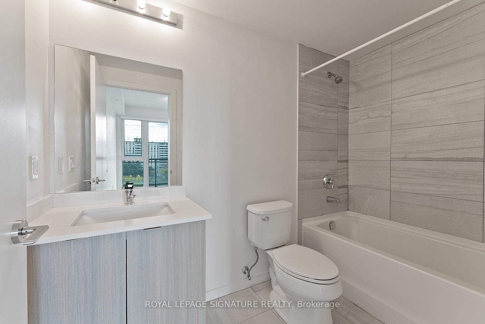 612-3237 Bayview Avenue, Toronto, ON - Indoor Photo Showing Bathroom