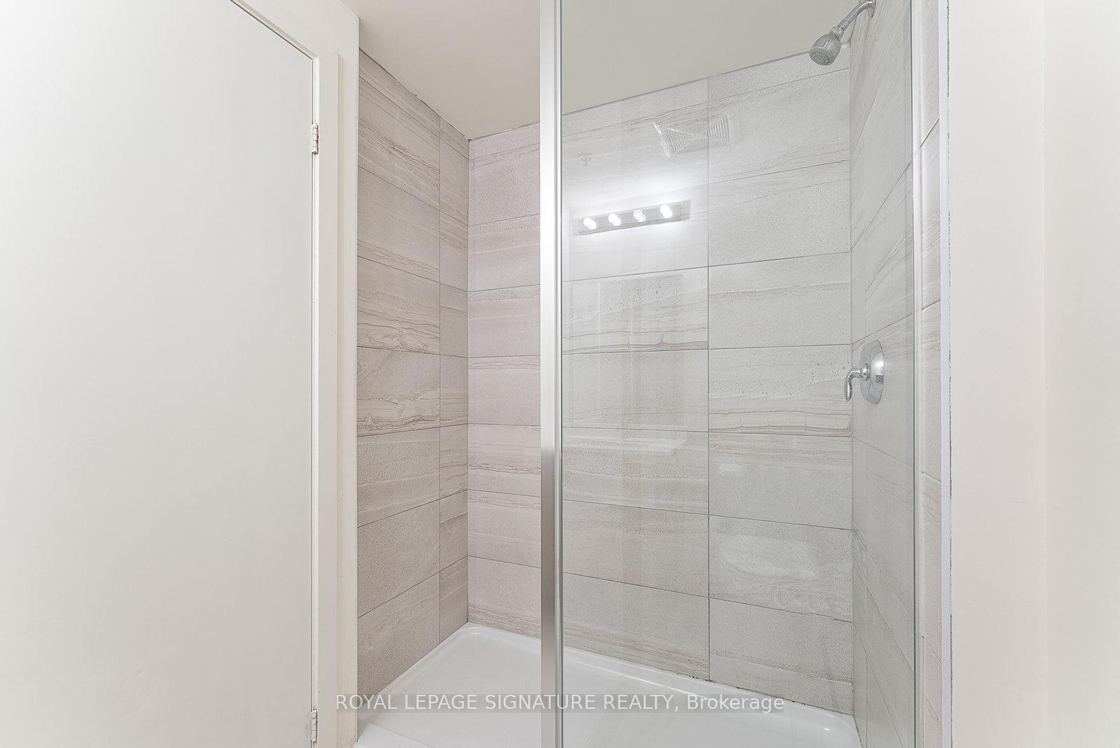612-3237 Bayview Avenue, Toronto, ON - Indoor Photo Showing Bathroom