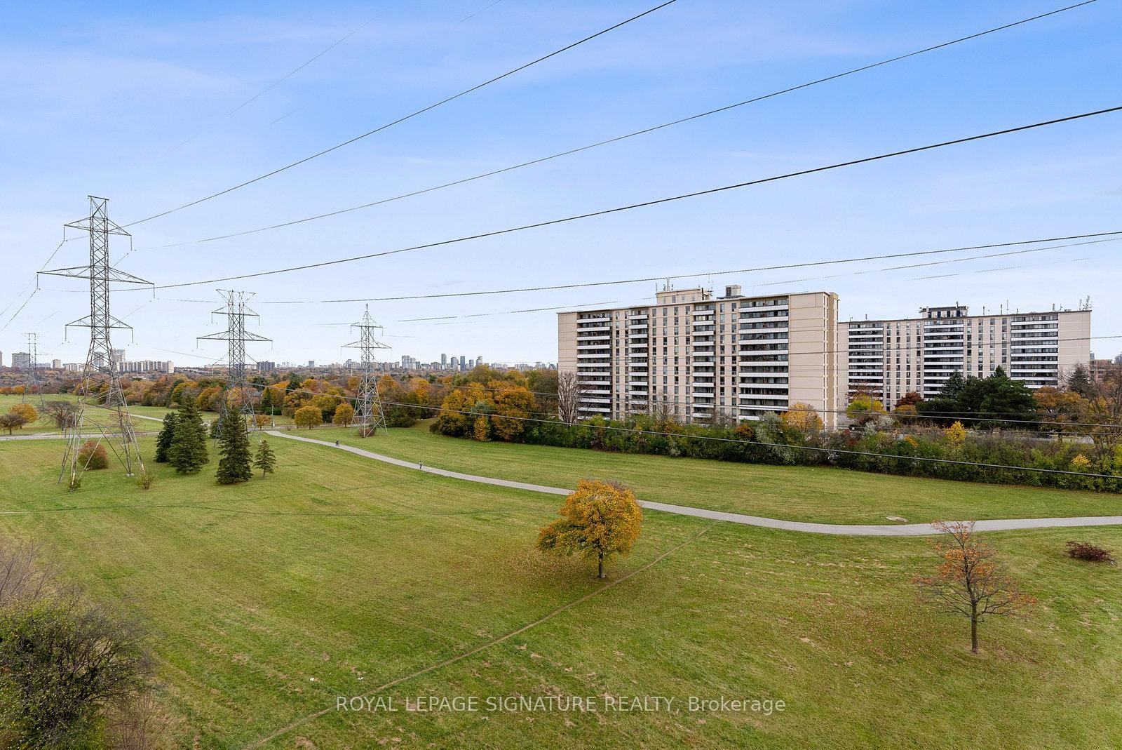 612-3237 Bayview Avenue, Toronto, ON - Outdoor