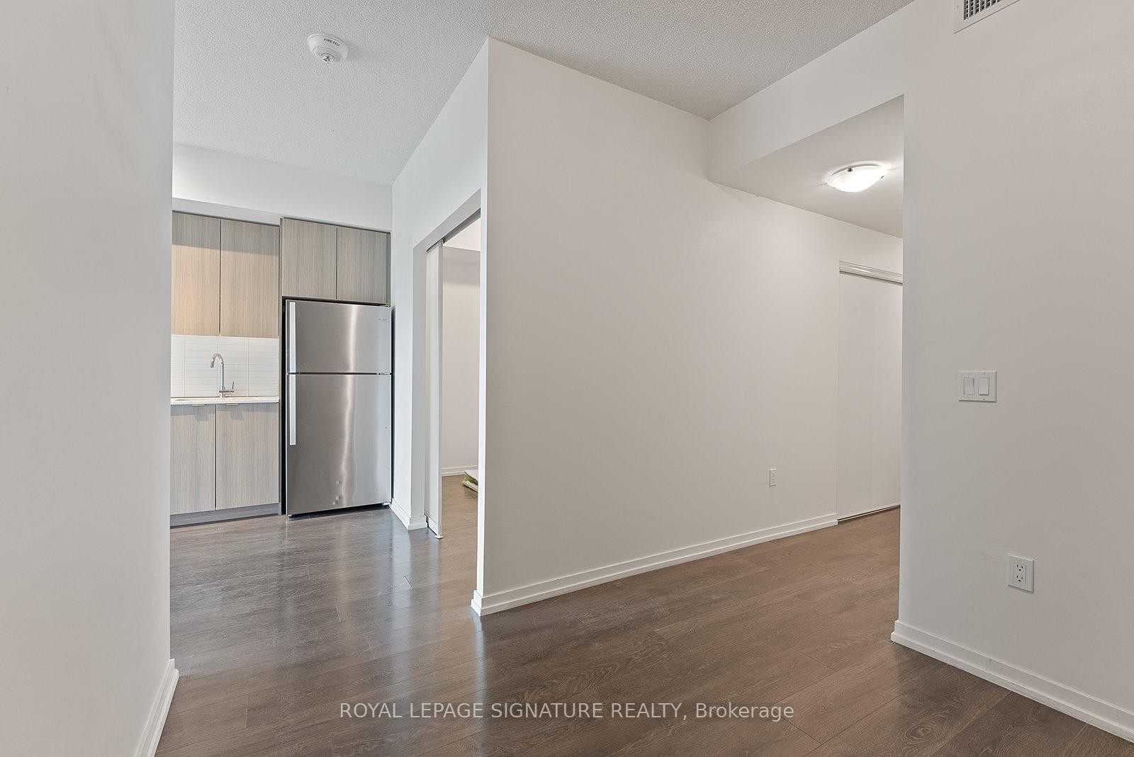 612-3237 Bayview Avenue, Toronto, ON - Indoor