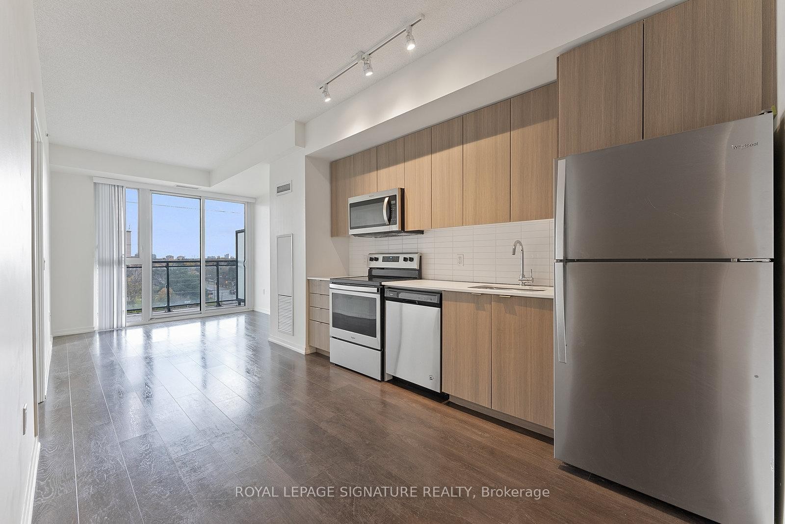 612-3237 Bayview Avenue, Toronto, ON - Indoor Photo Showing Kitchen