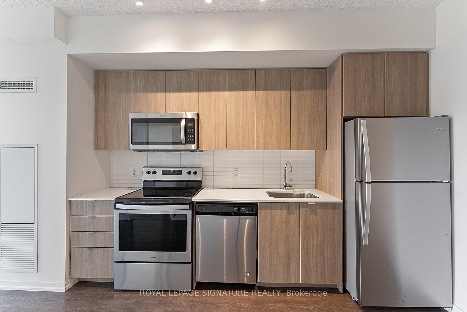 612-3237 Bayview Avenue, Toronto, ON - Indoor Photo Showing Kitchen