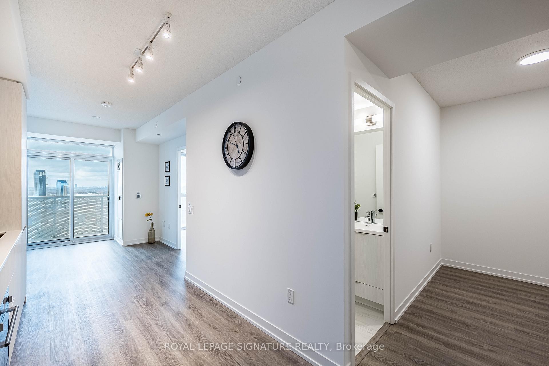 3007-8 Interchange Way, Vaughan, ON - Indoor Photo Showing Other Room