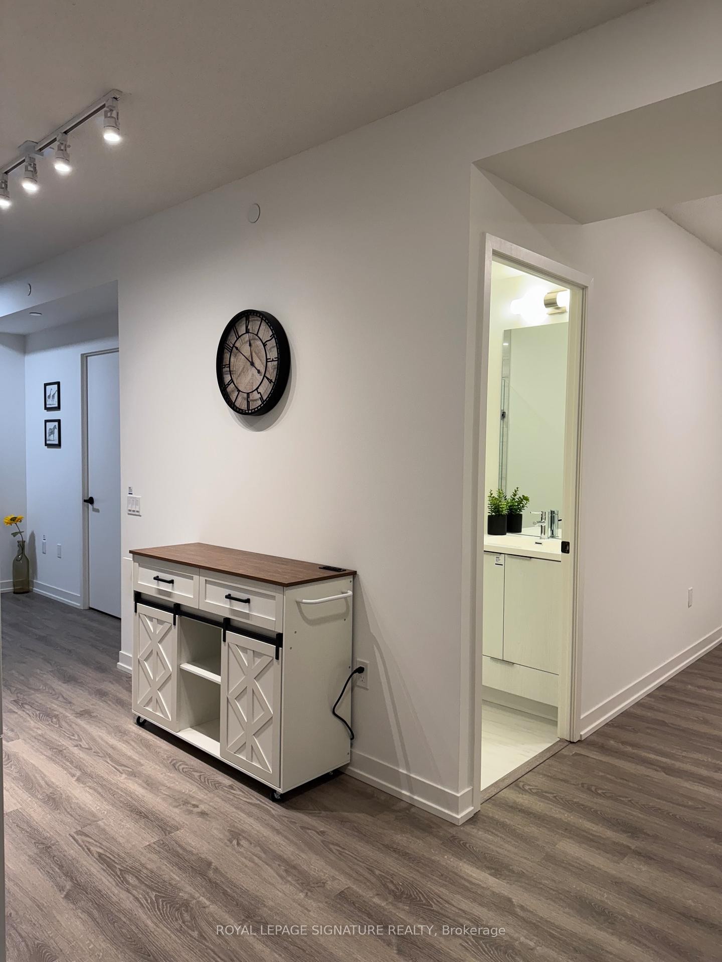 3007-8 Interchange Way, Vaughan, ON - Indoor Photo Showing Other Room