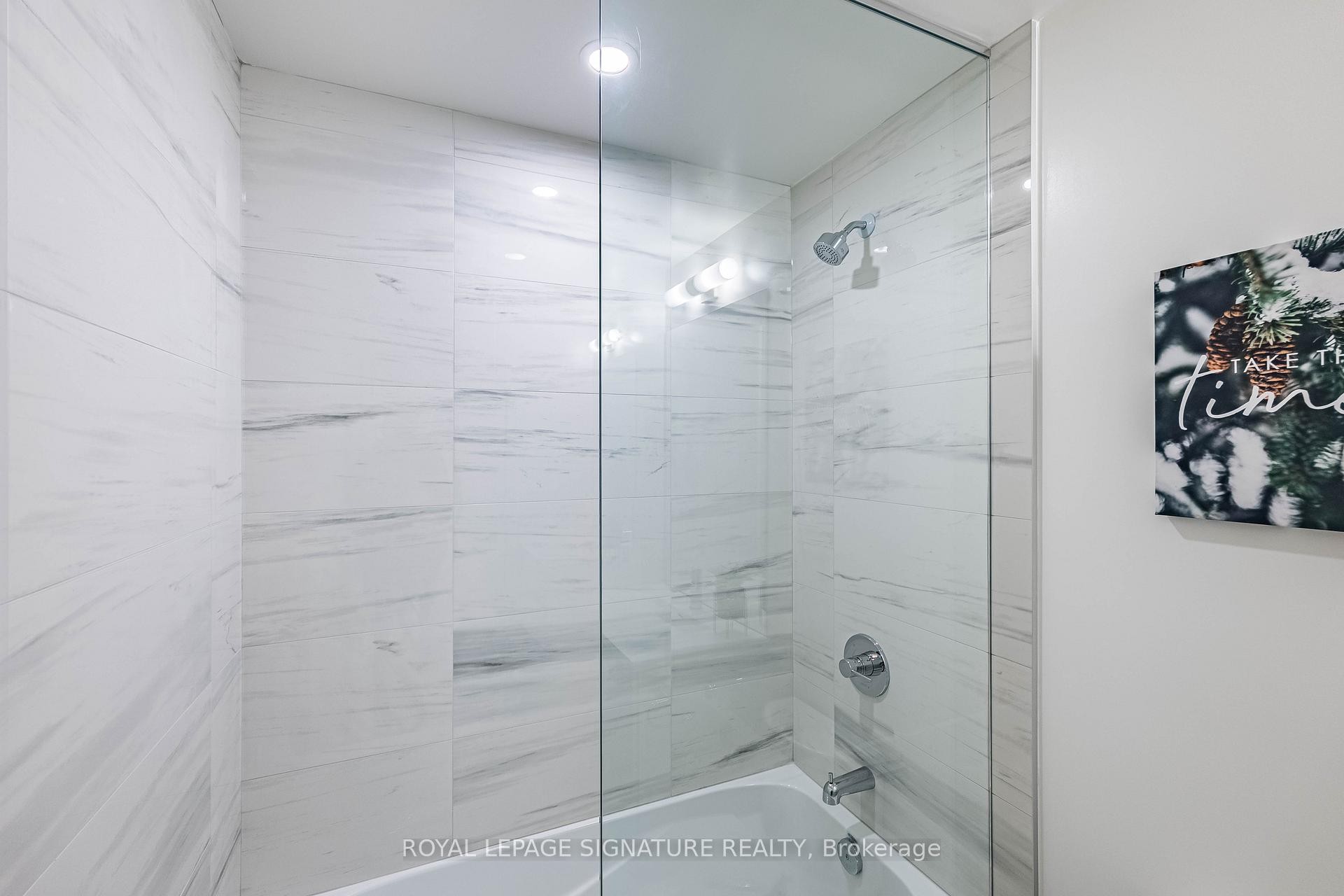 3007-8 Interchange Way, Vaughan, ON - Indoor Photo Showing Bathroom