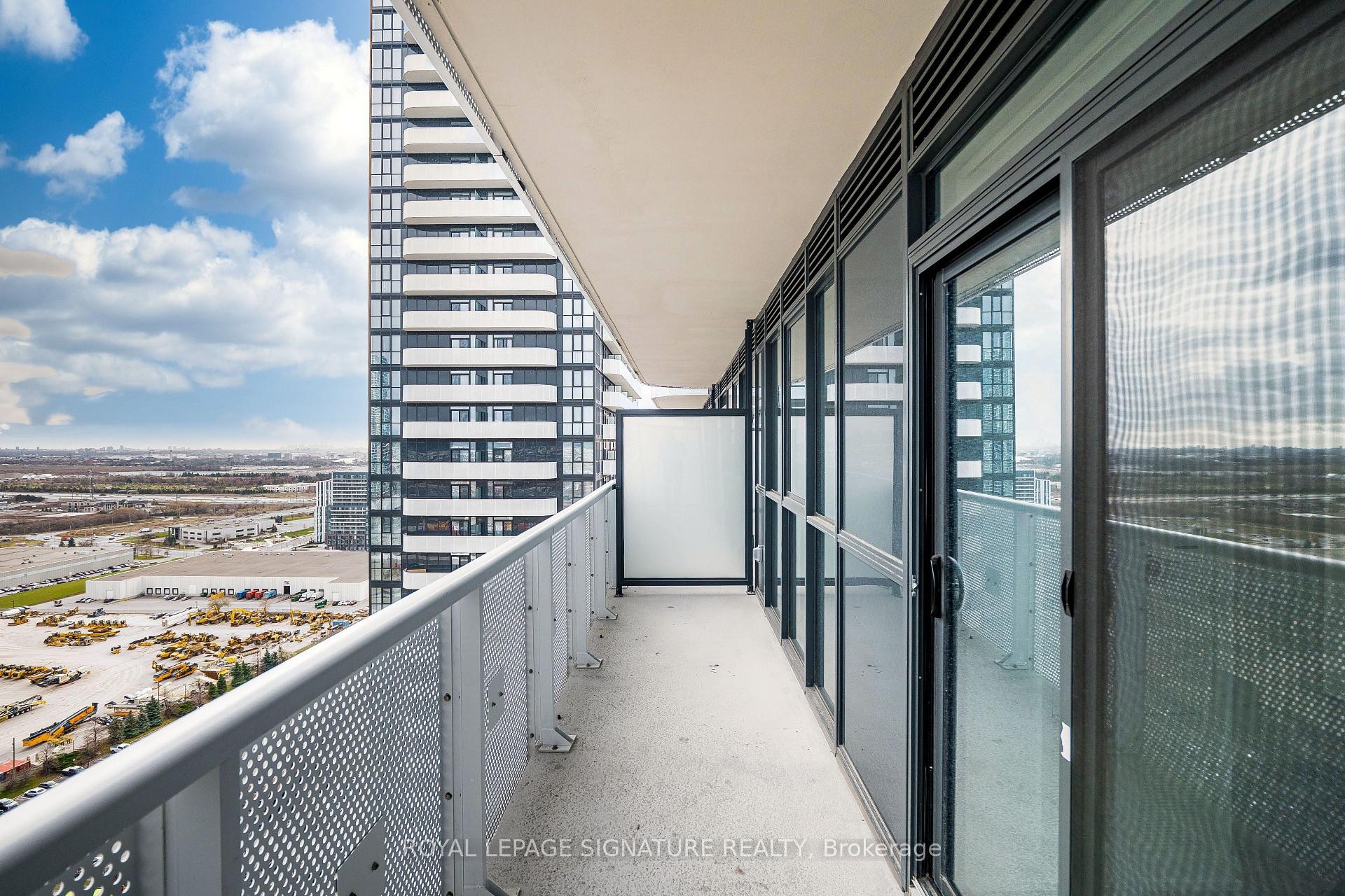 3007-8 Interchange Way, Vaughan, ON - Outdoor With Balcony