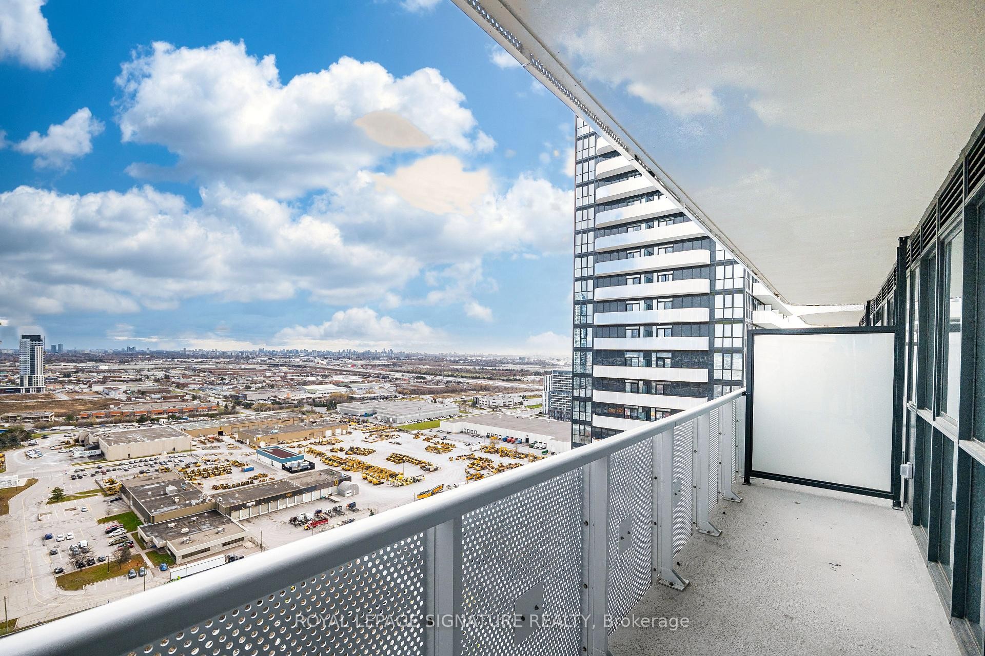 3007-8 Interchange Way, Vaughan, ON - Outdoor With Balcony With View