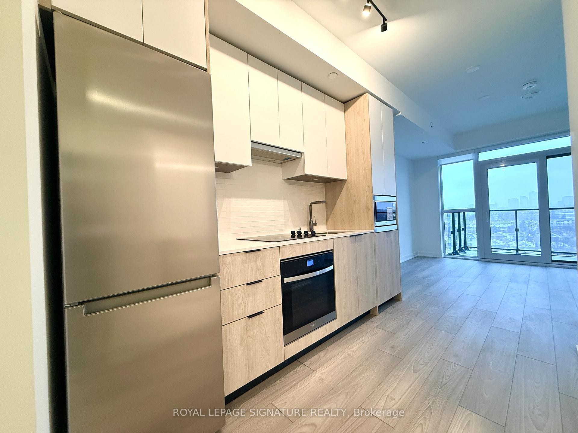 705-1007 The Queensway N/A, Toronto, ON - Indoor Photo Showing Kitchen