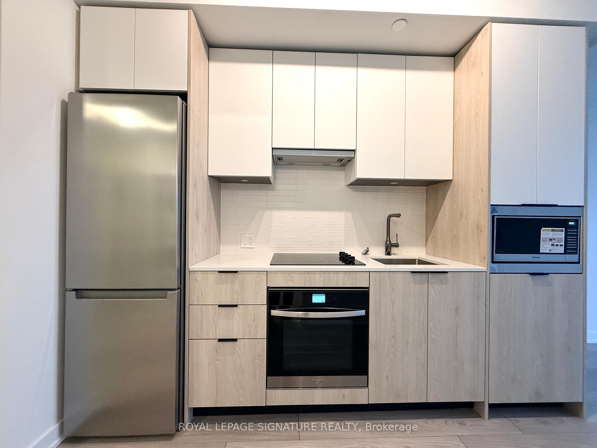 705-1007 The Queensway N/A, Toronto, ON - Indoor Photo Showing Kitchen
