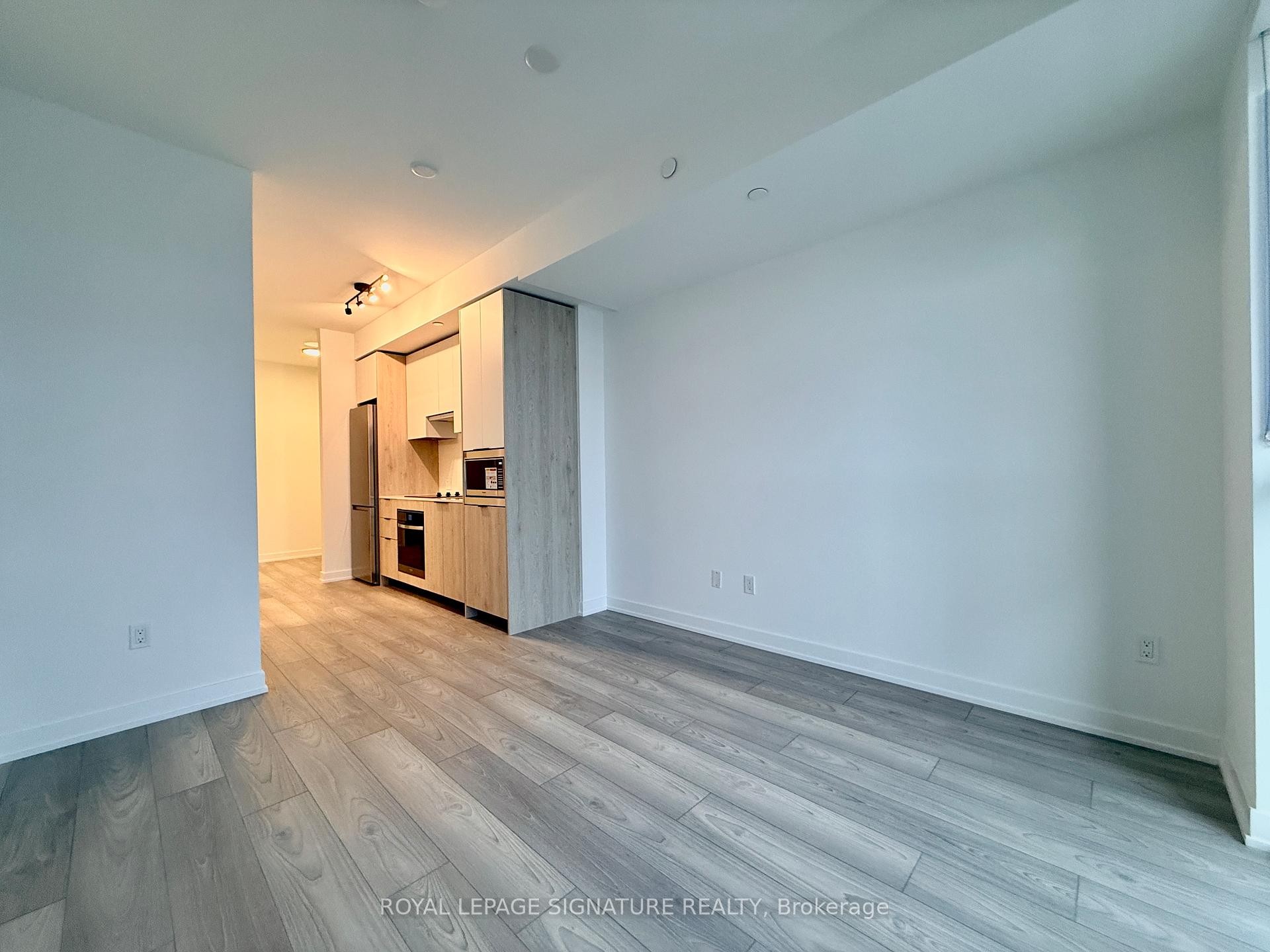 705-1007 The Queensway N/A, Toronto, ON - Indoor