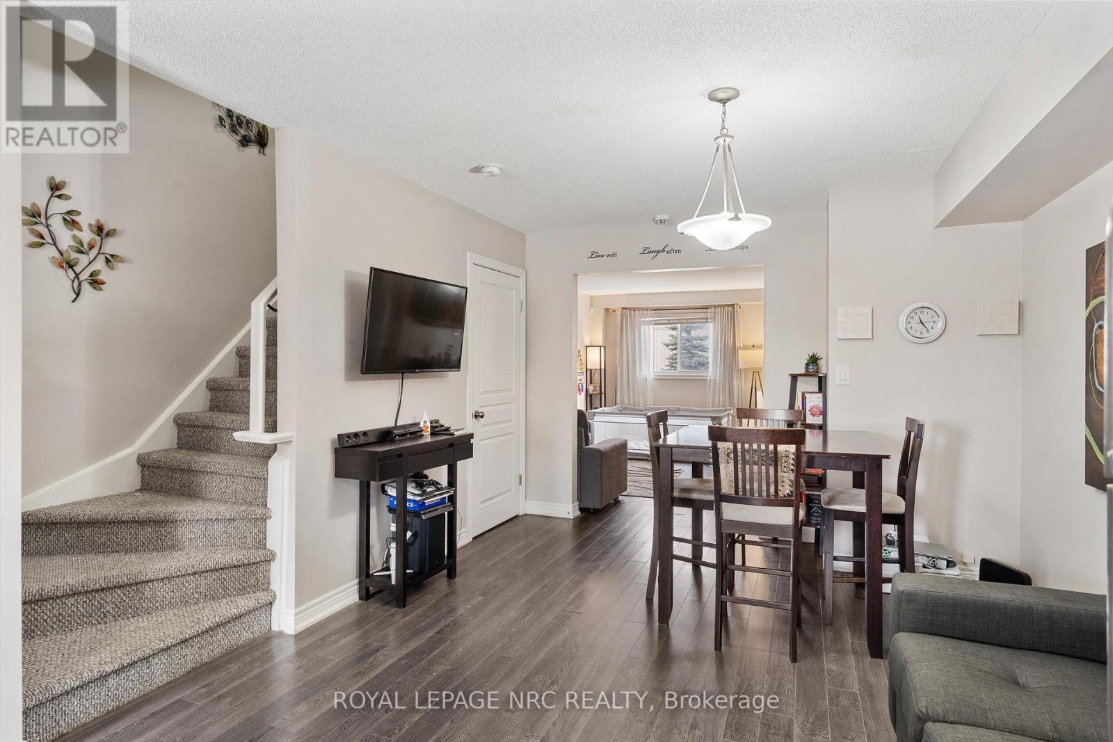 6 - 6118 Kelsey Crescent, Niagara Falls (Forestview), ON - Indoor