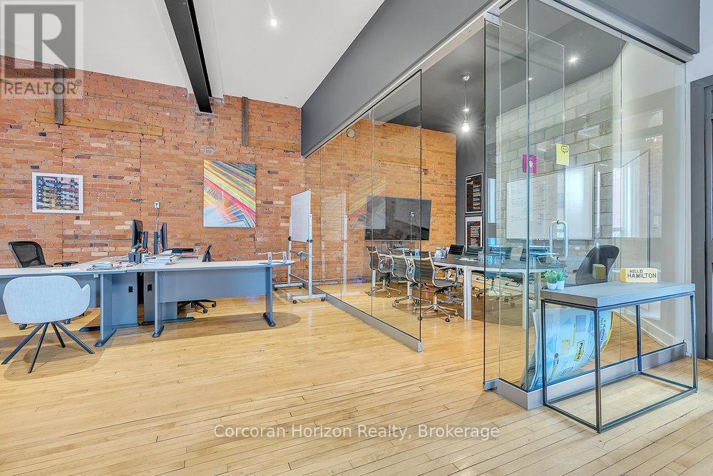 300 - 41 King William Street, Hamilton (Beasley), ON