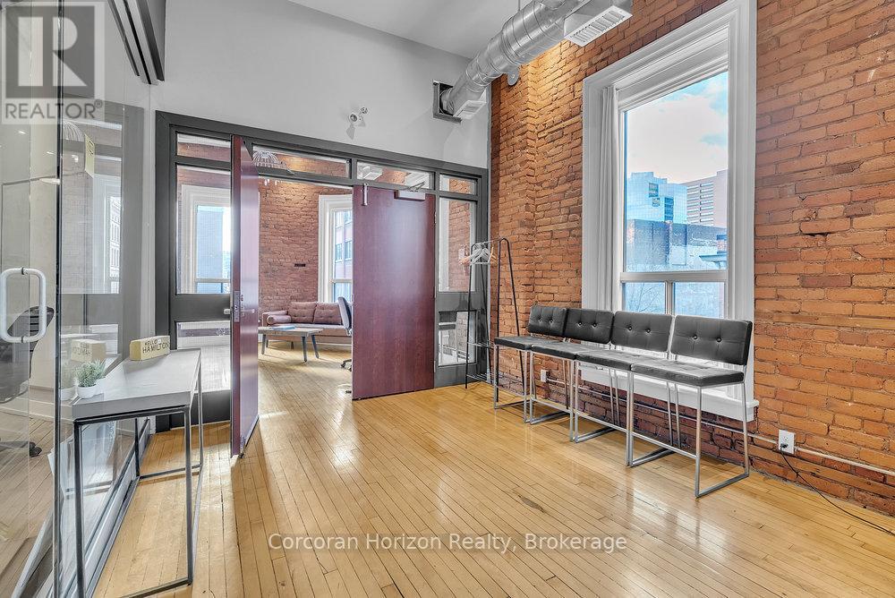 300 - 41 King William Street, Hamilton (Beasley), ON