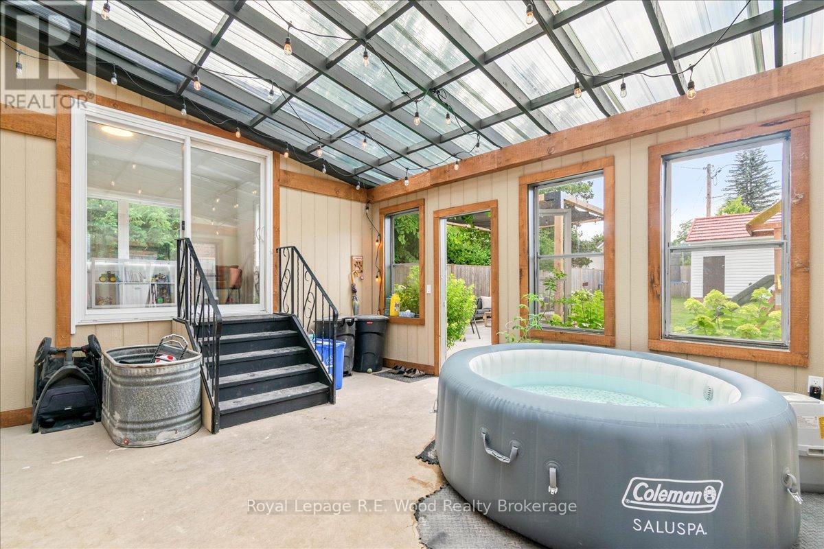 15 Mckenzie Street, Tillsonburg, ON - Indoor