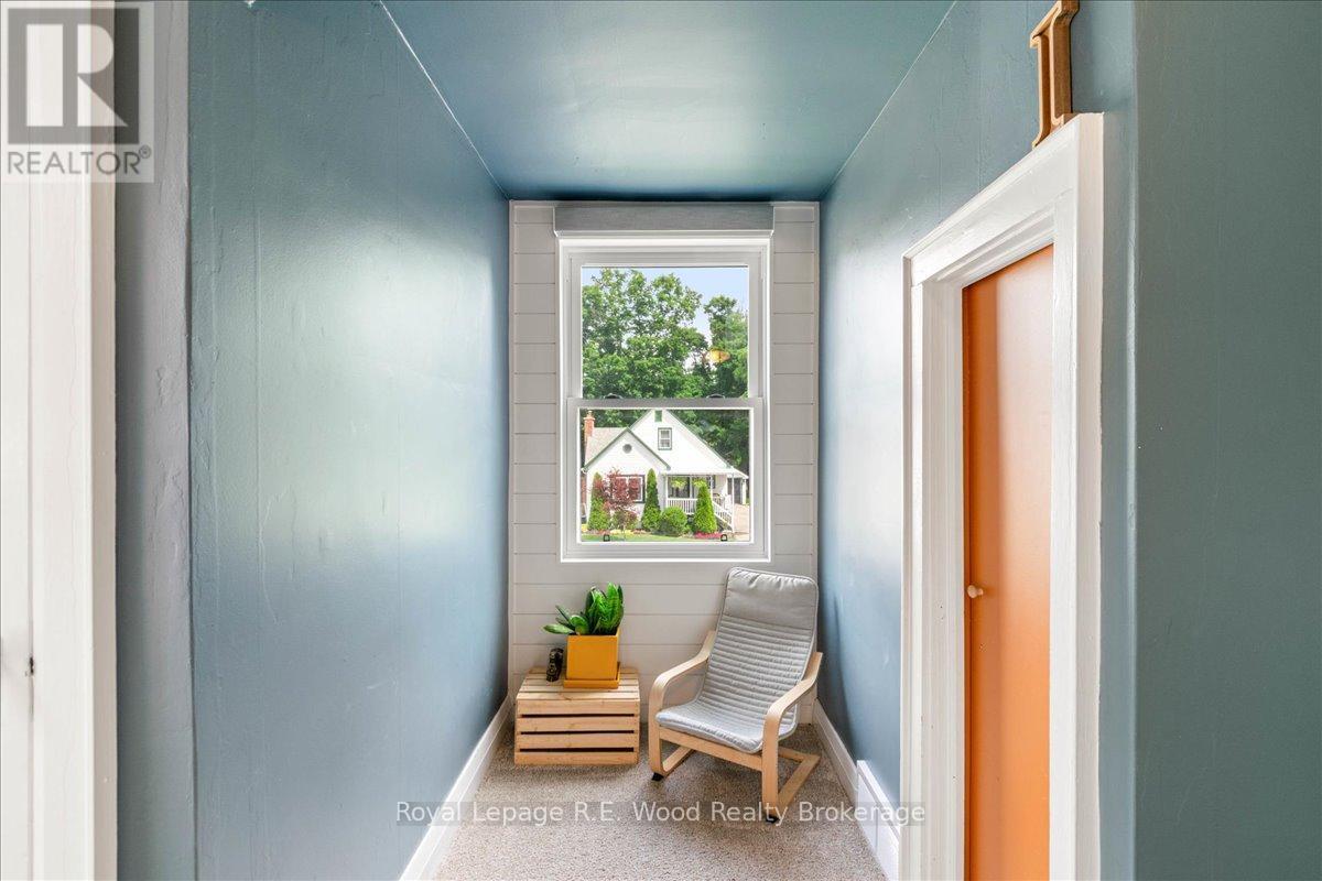 reading nook in bd 3 - 15 Mckenzie Street, Tillsonburg, ON - Indoor