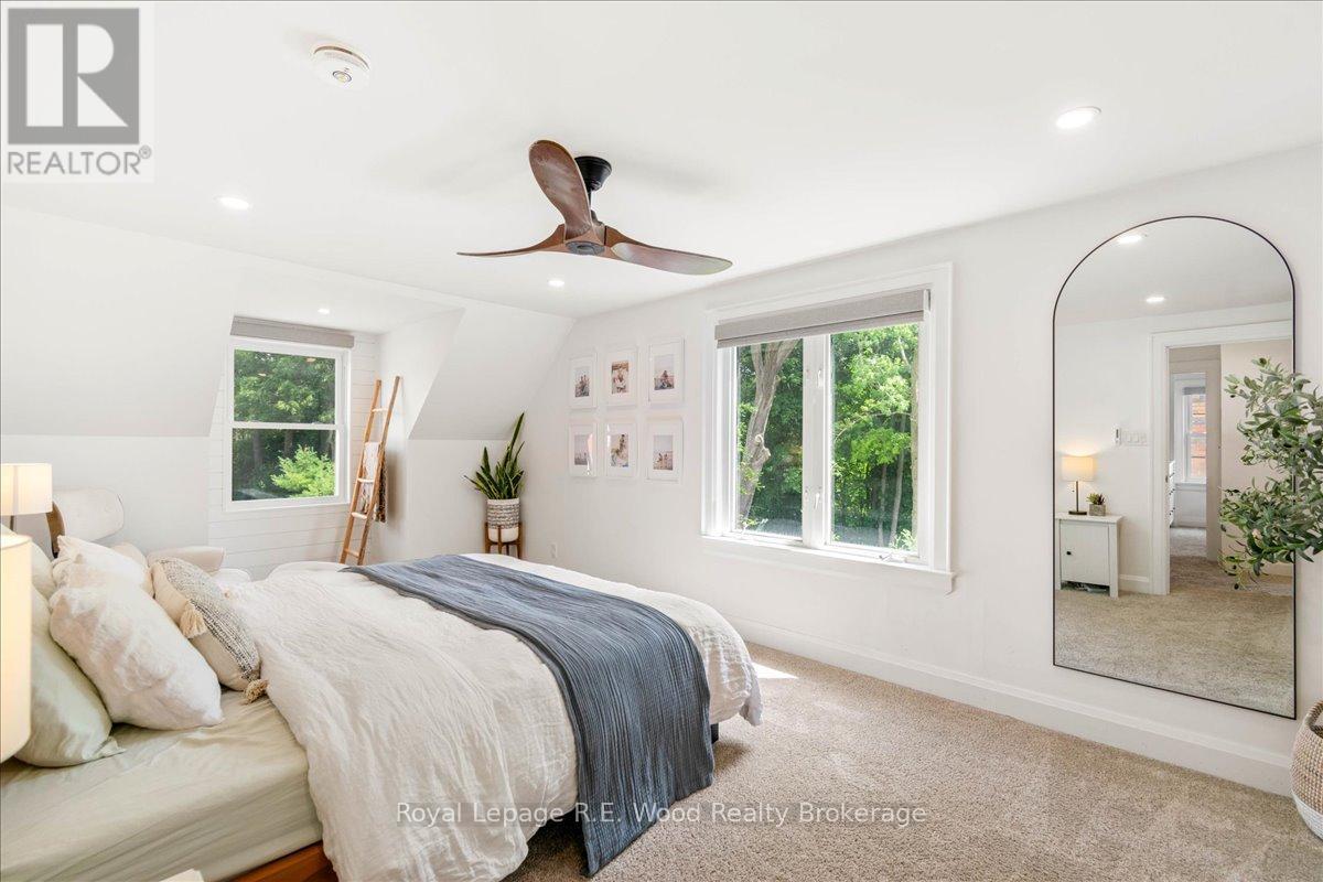 primary - 15 Mckenzie Street, Tillsonburg, ON - Indoor Photo Showing Bedroom