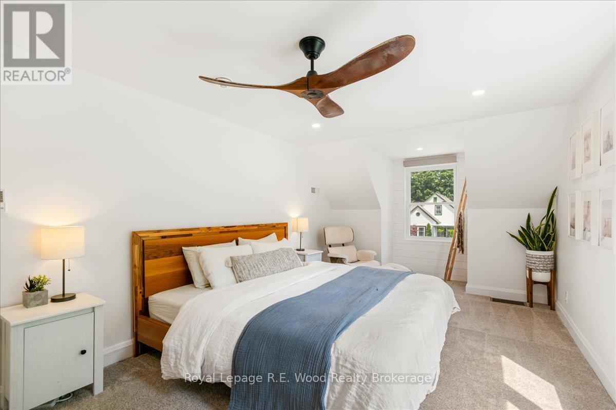 15 Mckenzie Street, Tillsonburg, ON - Indoor Photo Showing Bedroom