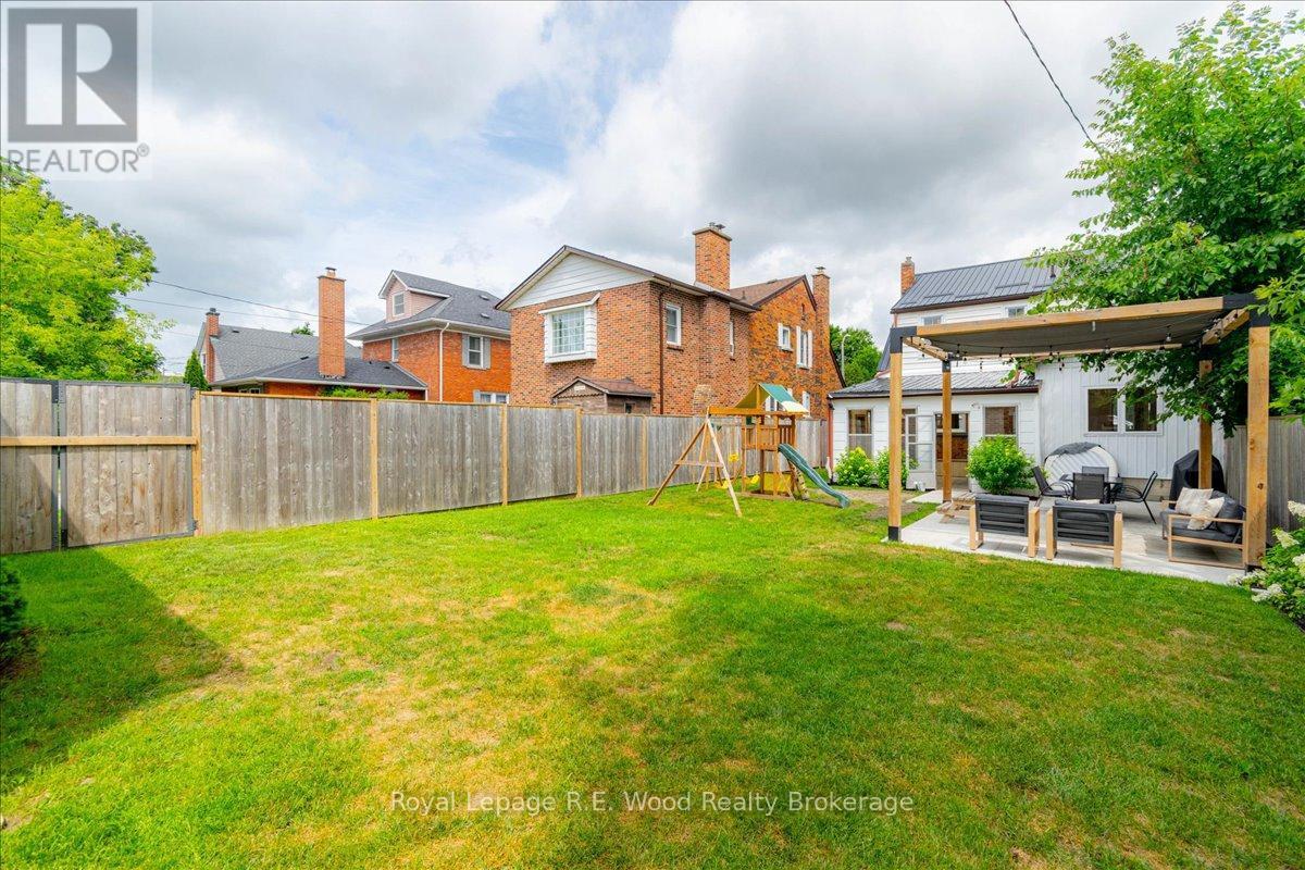 15 Mckenzie Street, Tillsonburg, ON - Outdoor