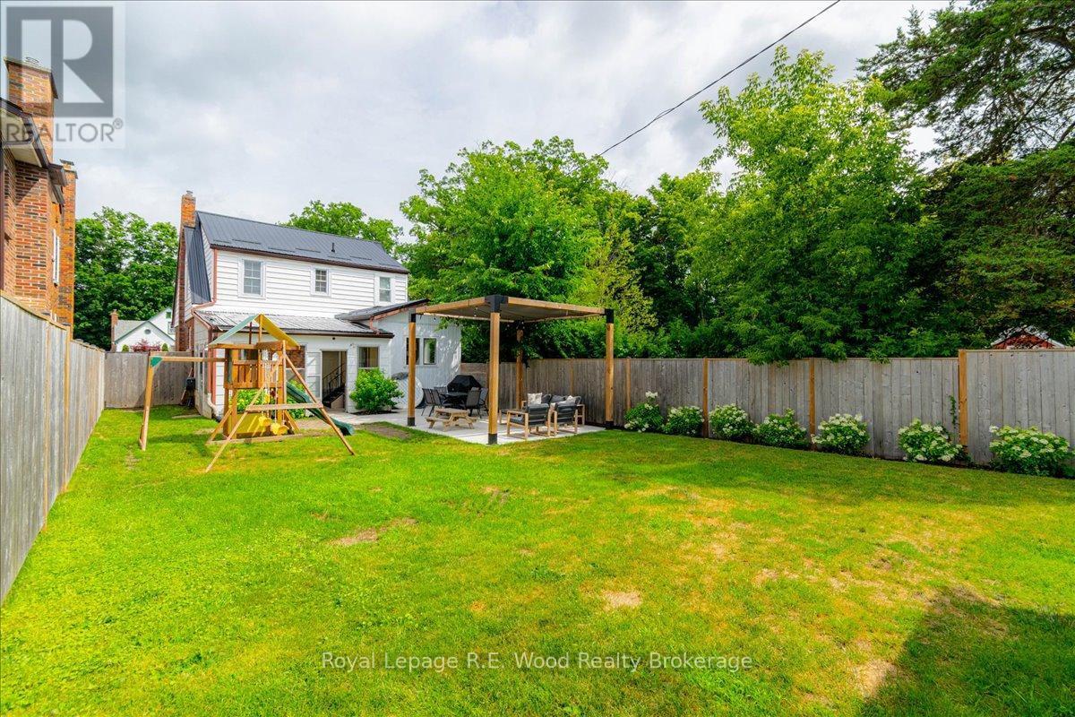 15 Mckenzie Street, Tillsonburg, ON - Outdoor With Backyard