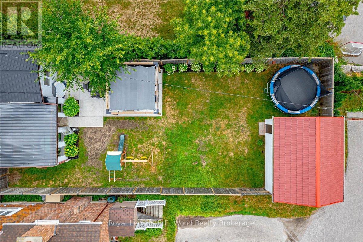 15 Mckenzie Street, Tillsonburg, ON - Outdoor