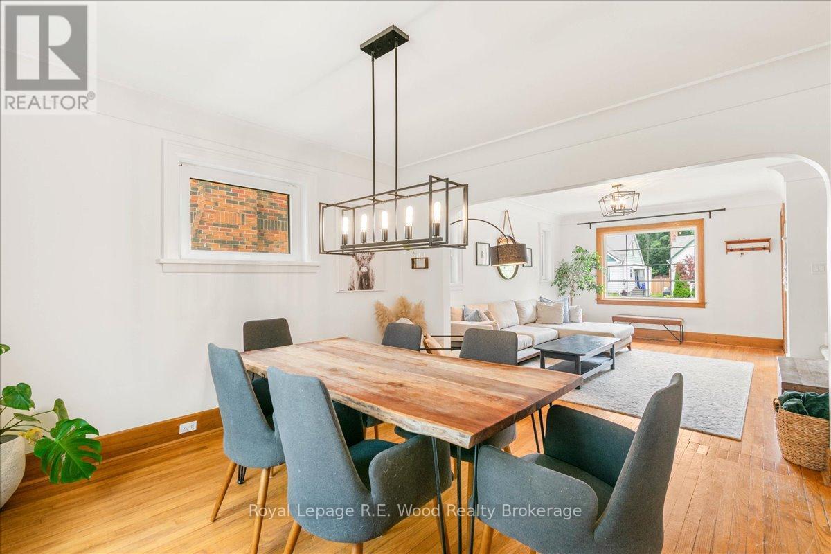 15 Mckenzie Street, Tillsonburg, ON - Indoor Photo Showing Dining Room
