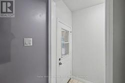Entrance to basement/ Separate apartment -