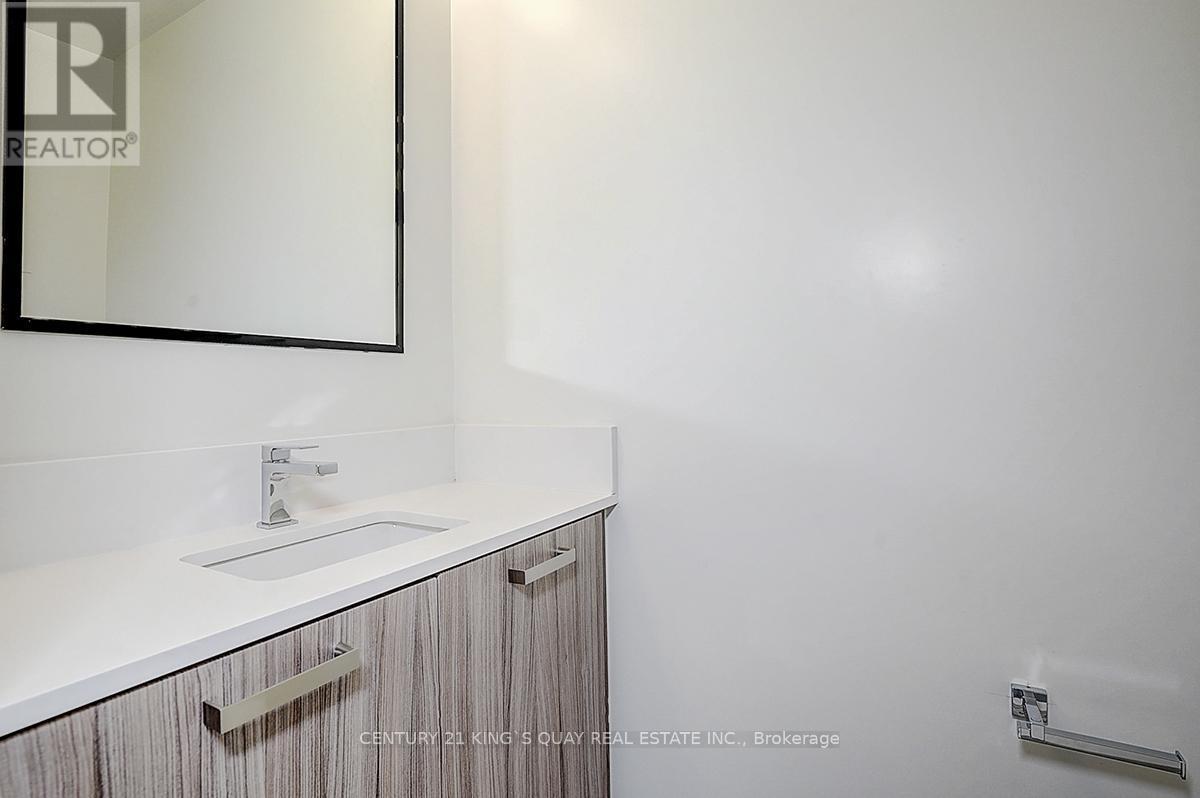 92 - 71 Curlew Drive, Toronto, ON - Indoor Photo Showing Bathroom