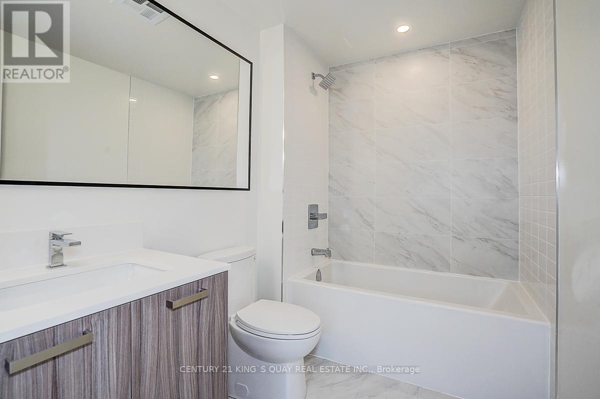 92 - 71 Curlew Drive, Toronto, ON - Indoor Photo Showing Bathroom