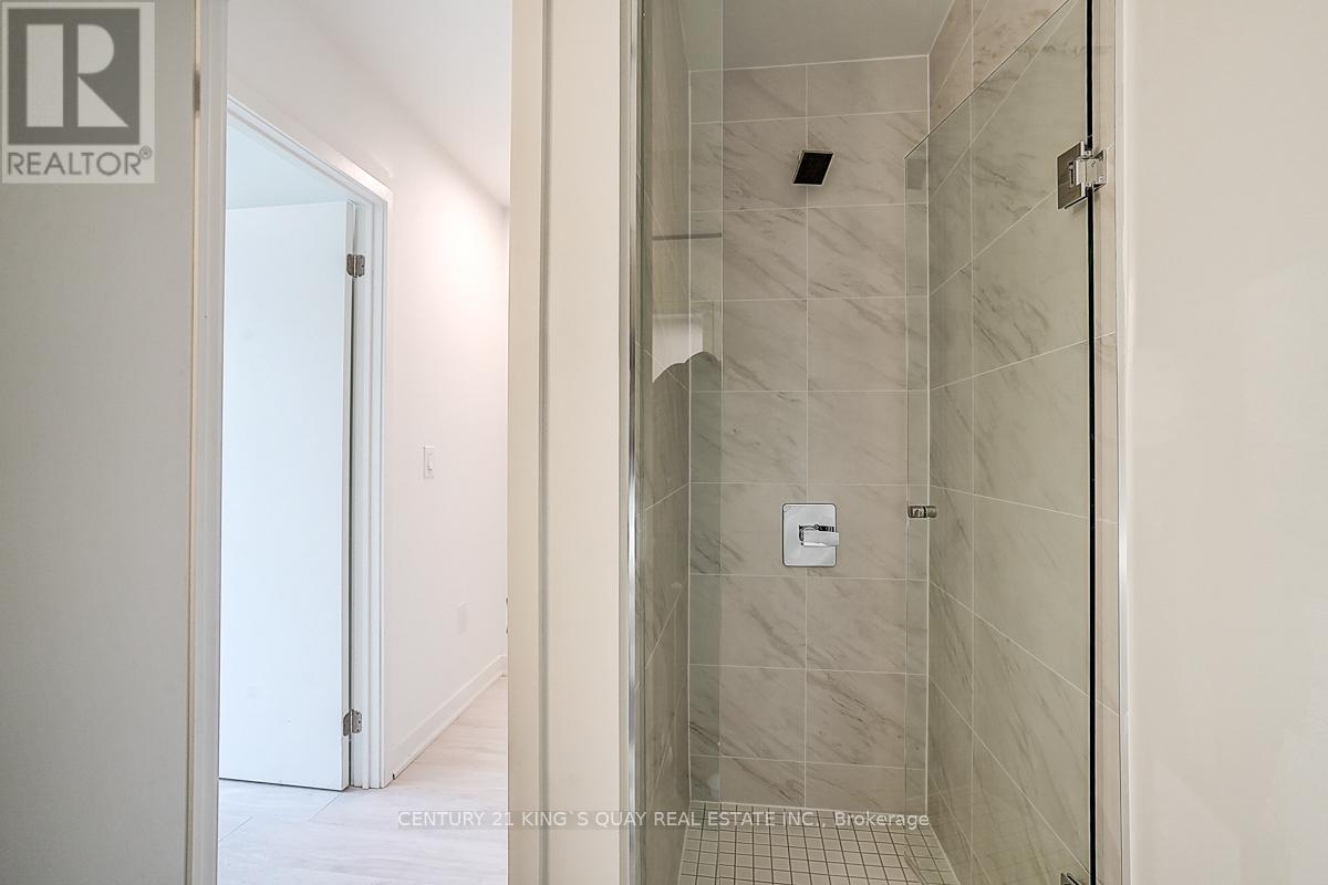 92 - 71 Curlew Drive, Toronto, ON - Indoor Photo Showing Bathroom