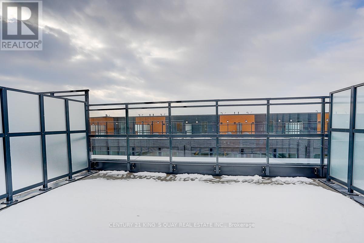 92 - 71 Curlew Drive, Toronto, ON - Outdoor