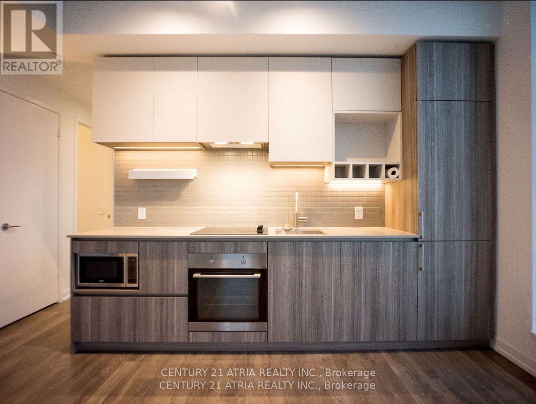 2903 - 5 Buttermill Avenue, Vaughan, ON - Indoor Photo Showing Kitchen