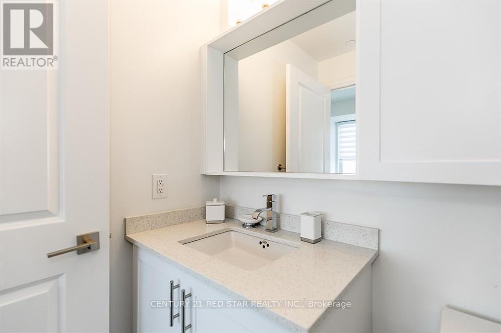 2311-B - 3700 Highway 7 Road, Vaughan, ON - Indoor Photo Showing Bathroom