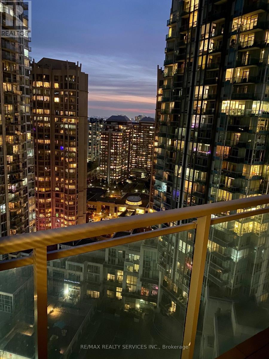 2506 - 220 Burnhamthorpe Road W, Mississauga, ON - Outdoor