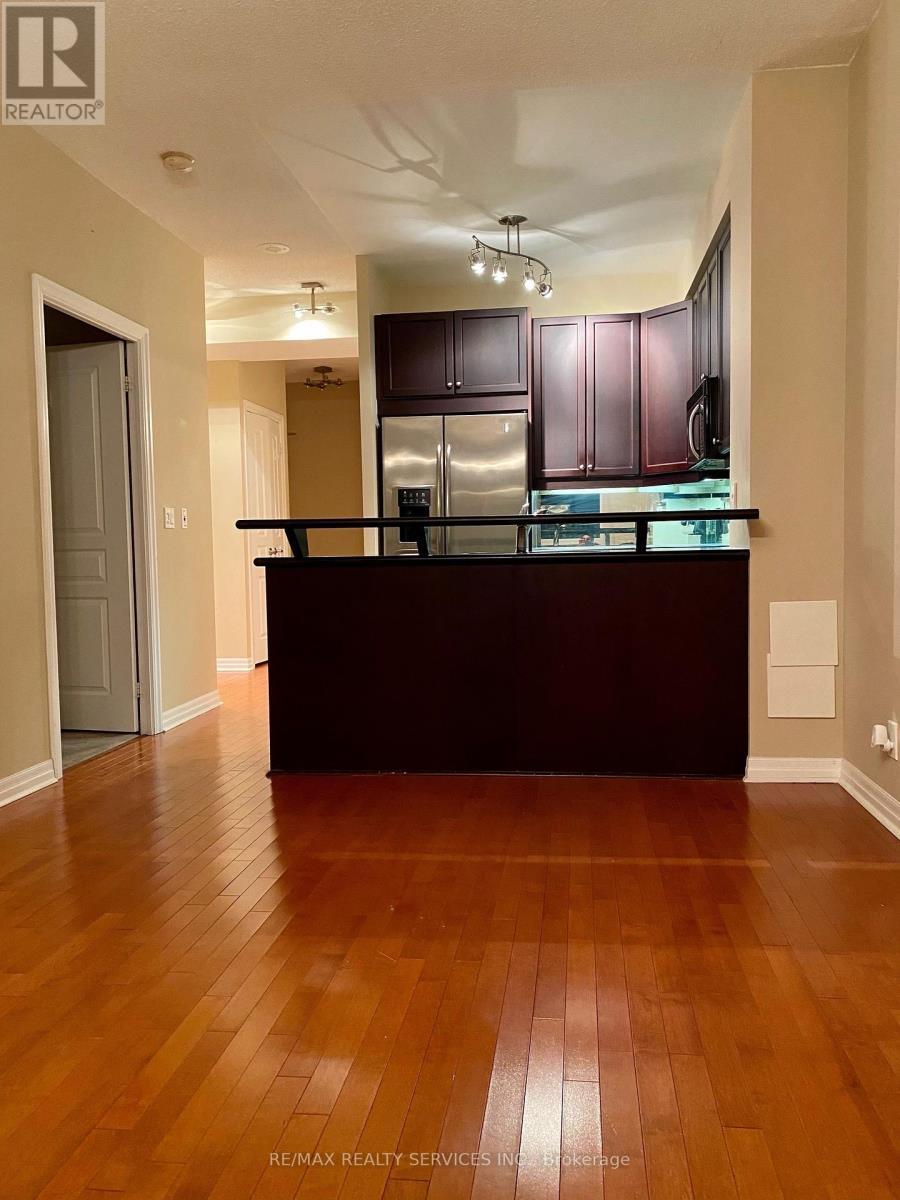 2506 - 220 Burnhamthorpe Road W, Mississauga, ON - Indoor Photo Showing Kitchen