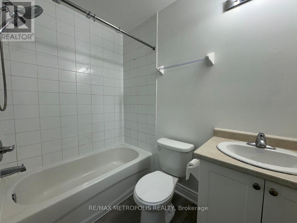 294 - 250 Sunny Meadow Boulevard, Brampton, ON - Indoor Photo Showing Bathroom