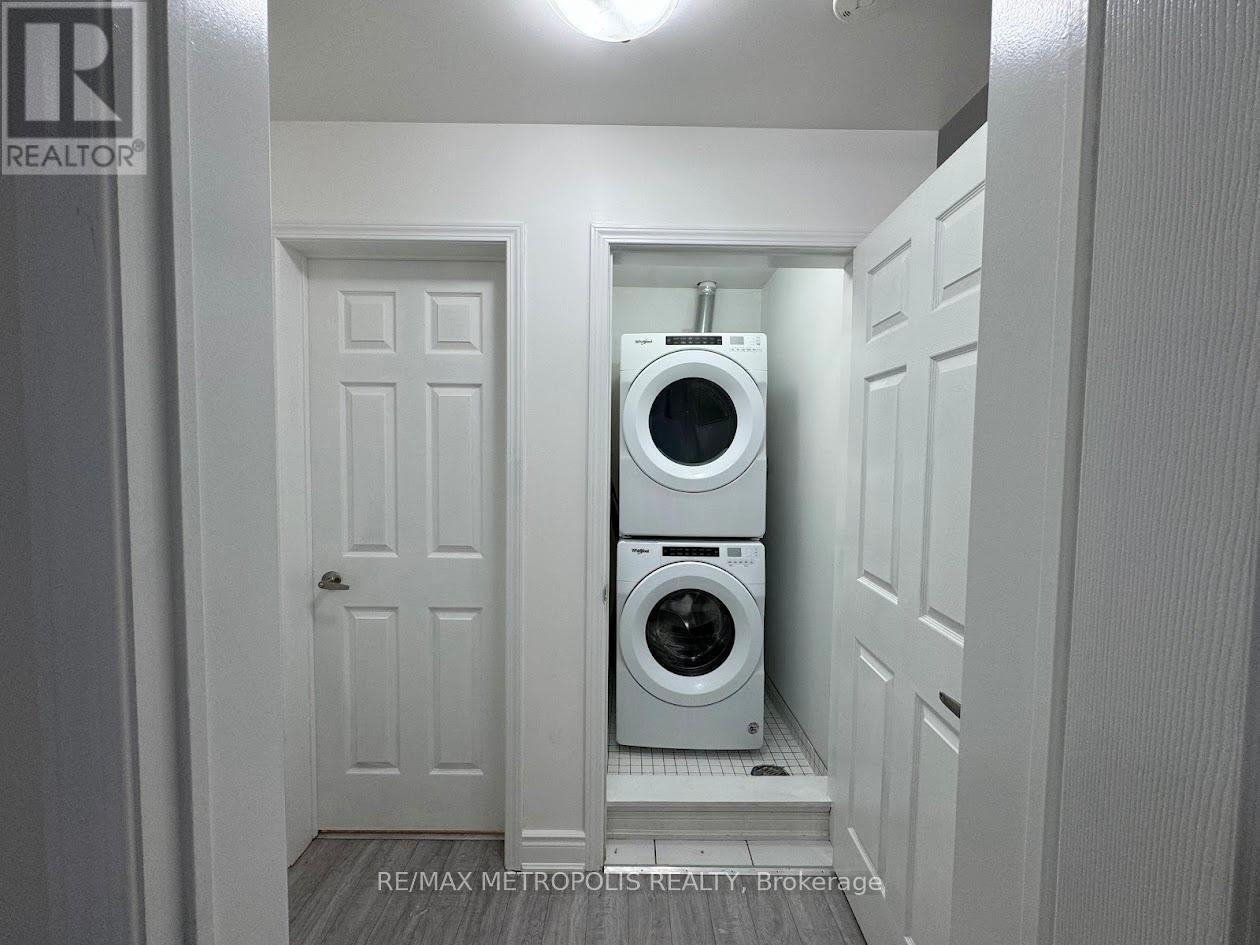 294 - 250 Sunny Meadow Boulevard, Brampton, ON - Indoor Photo Showing Laundry Room