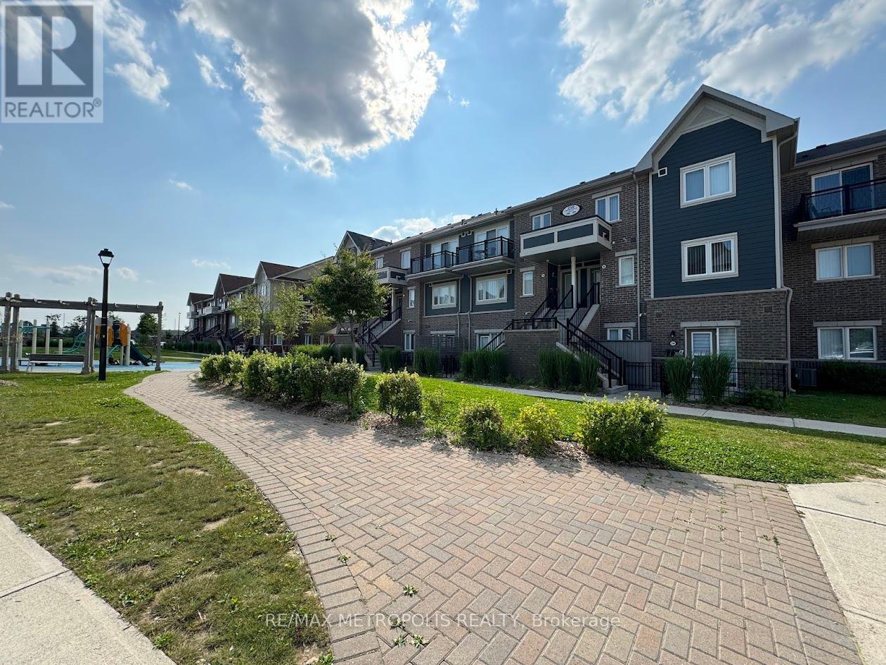 294 - 250 Sunny Meadow Boulevard, Brampton, ON - Outdoor With Facade