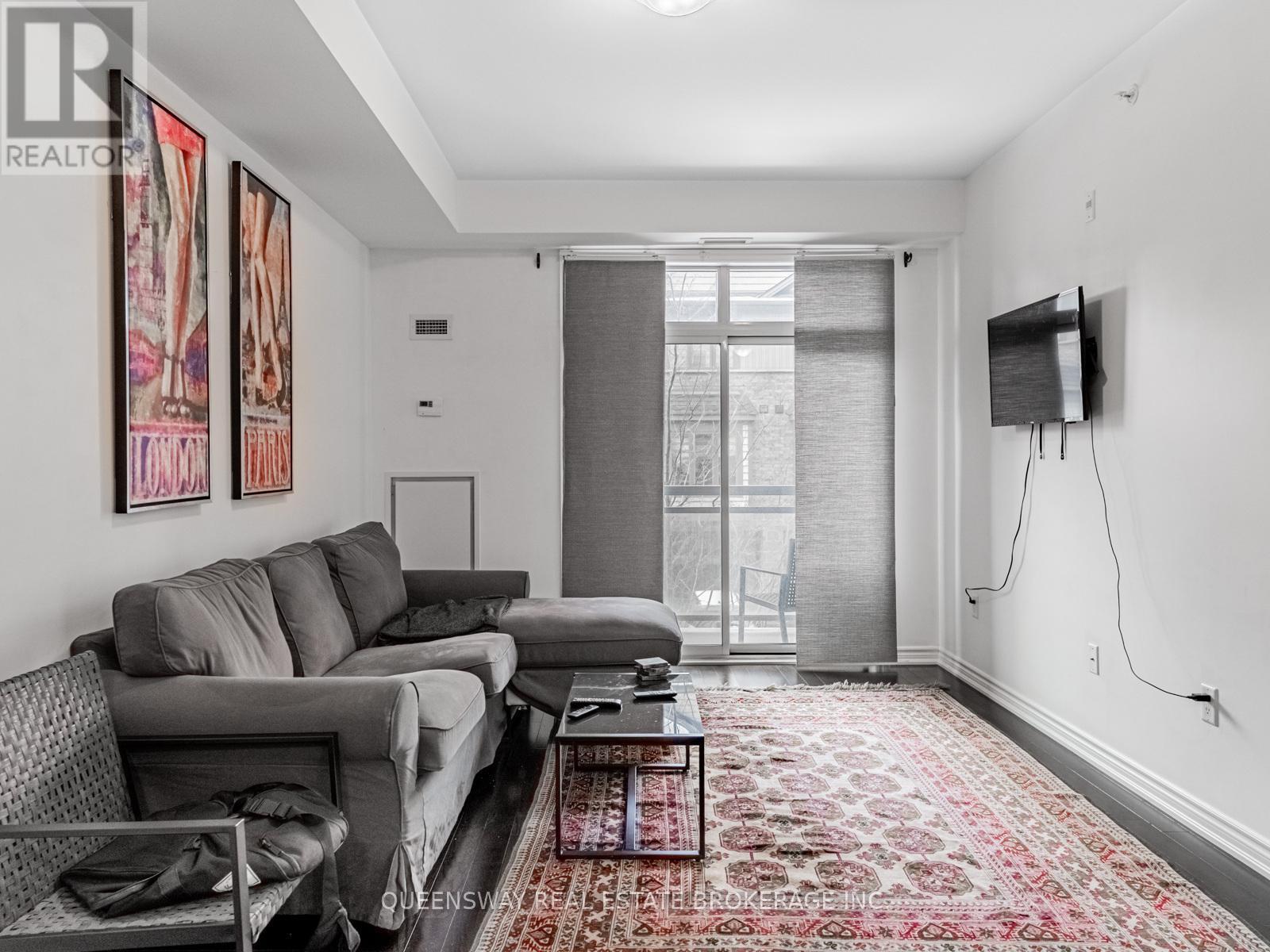 217 - 35 Southshore Crescent, Hamilton, ON - Indoor Photo Showing Living Room