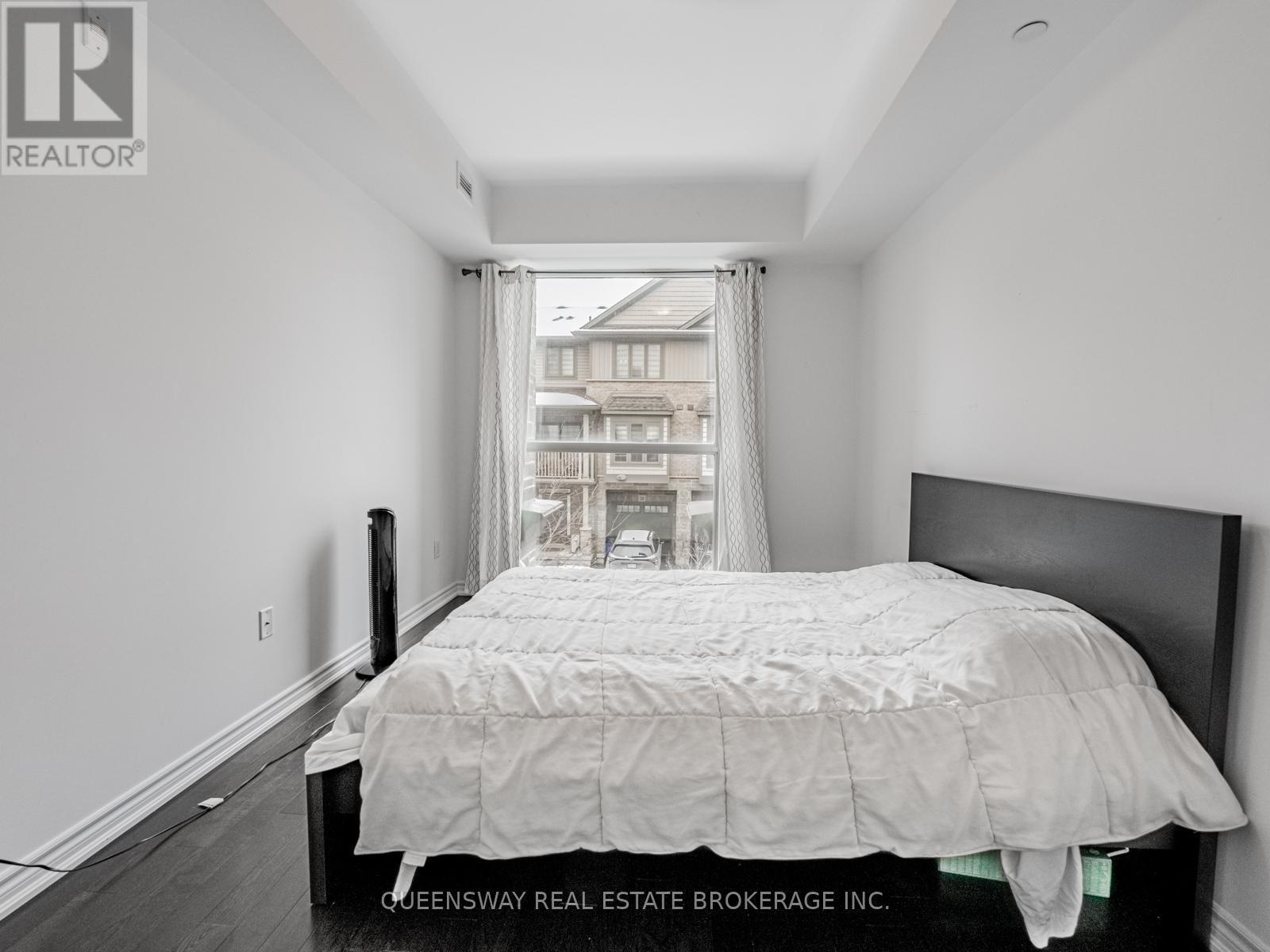 217 - 35 Southshore Crescent, Hamilton, ON - Indoor Photo Showing Bedroom