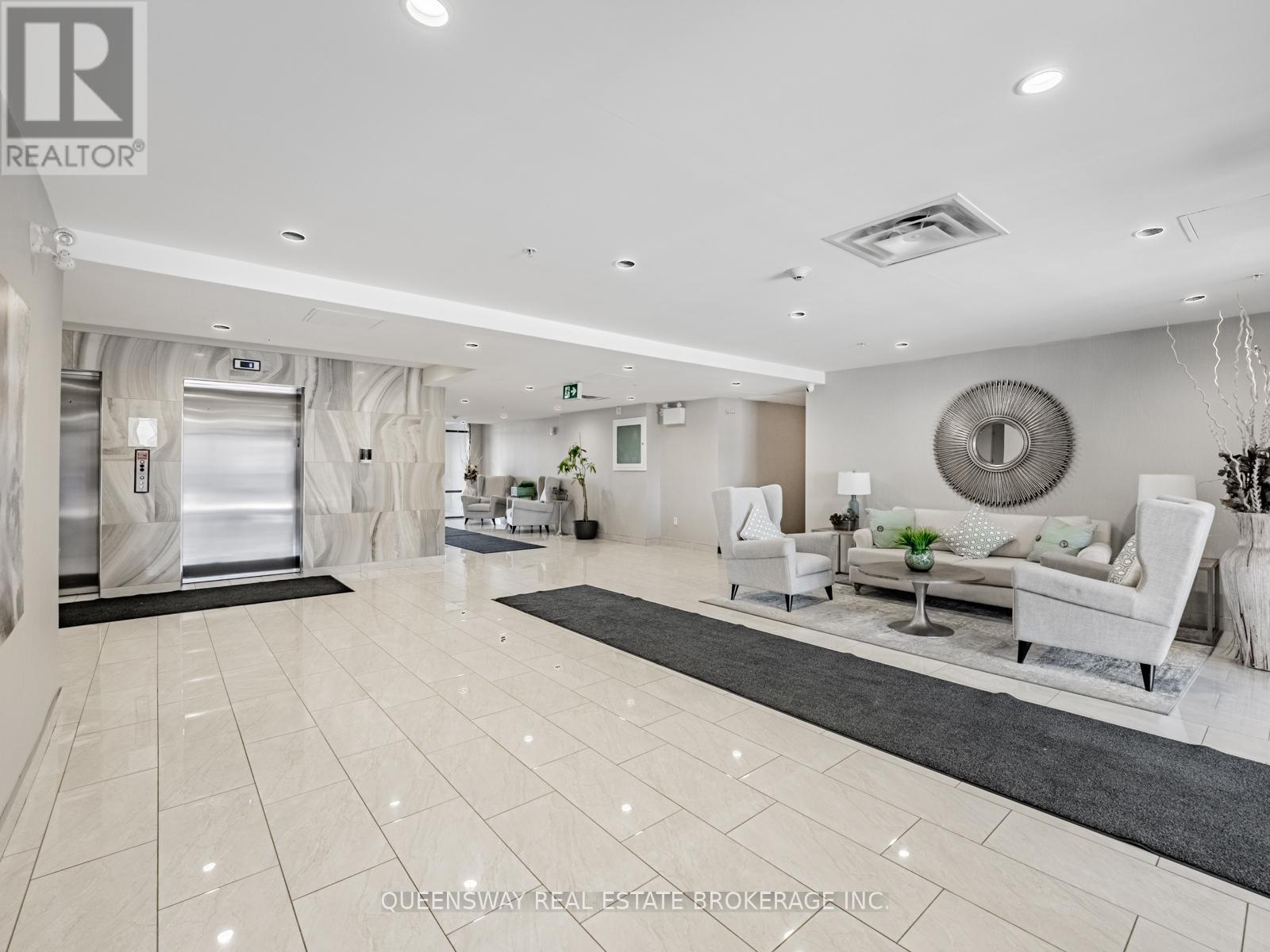 217 - 35 Southshore Crescent, Hamilton, ON - Indoor Photo Showing Other Room