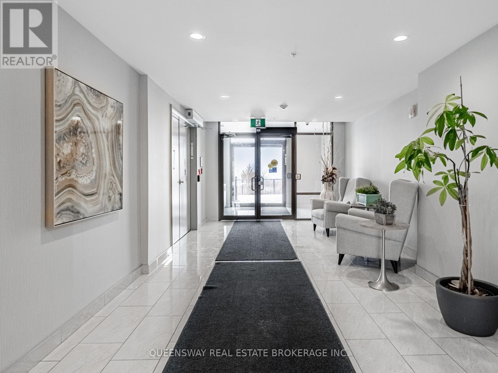 217 - 35 Southshore Crescent, Hamilton, ON - Indoor Photo Showing Other Room