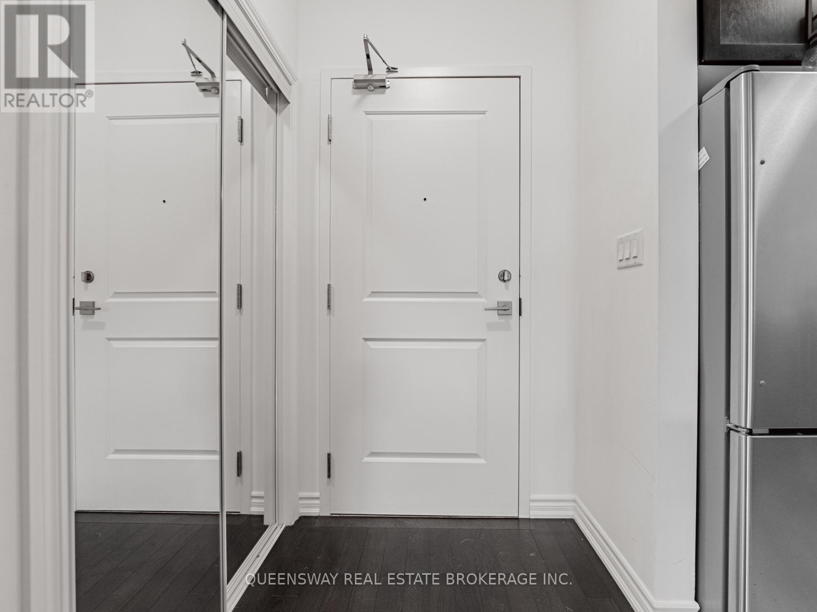 217 - 35 Southshore Crescent, Hamilton, ON - Indoor Photo Showing Other Room