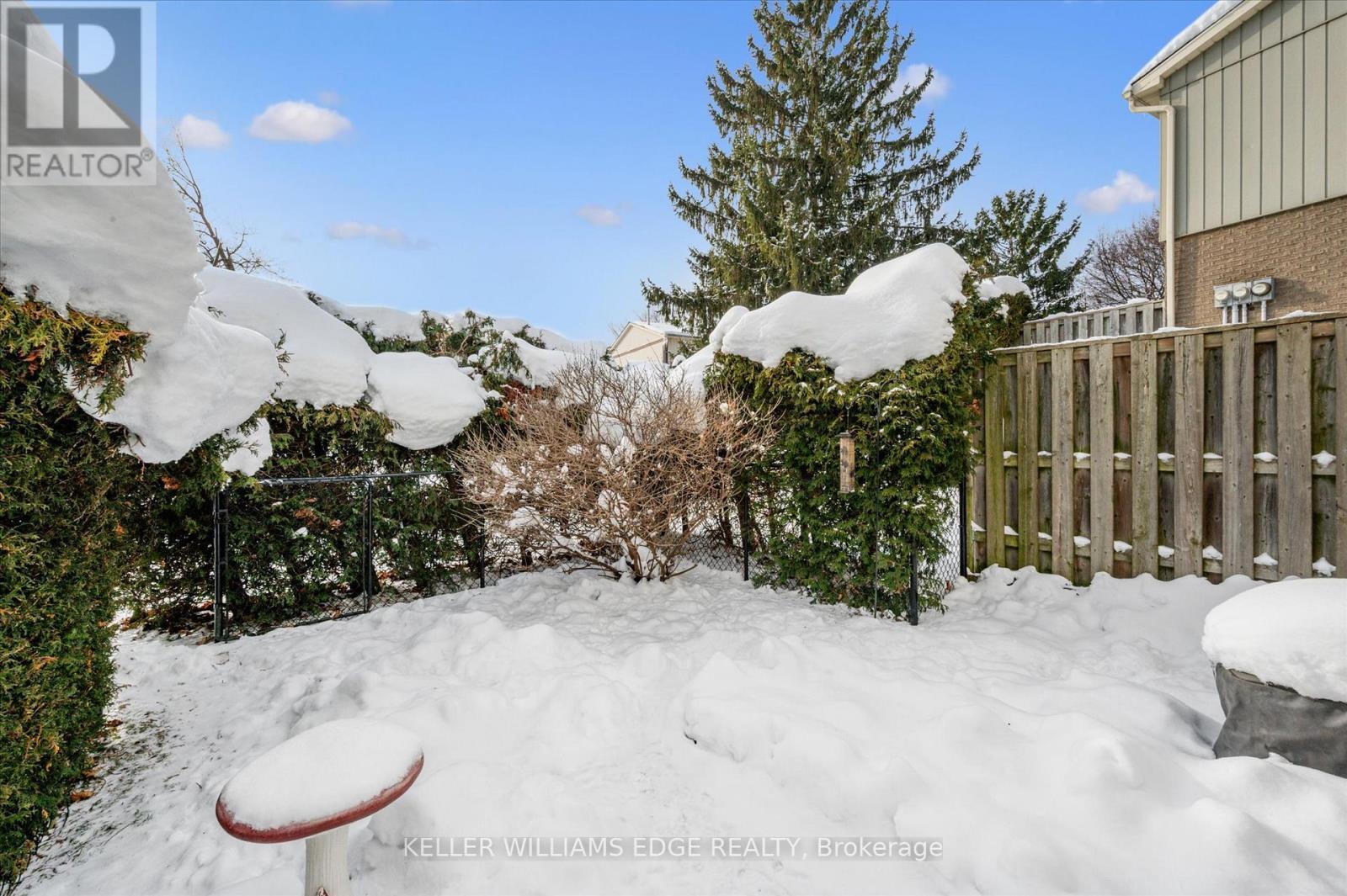 31 - 51 Paulander Drive, Kitchener, ON - Outdoor