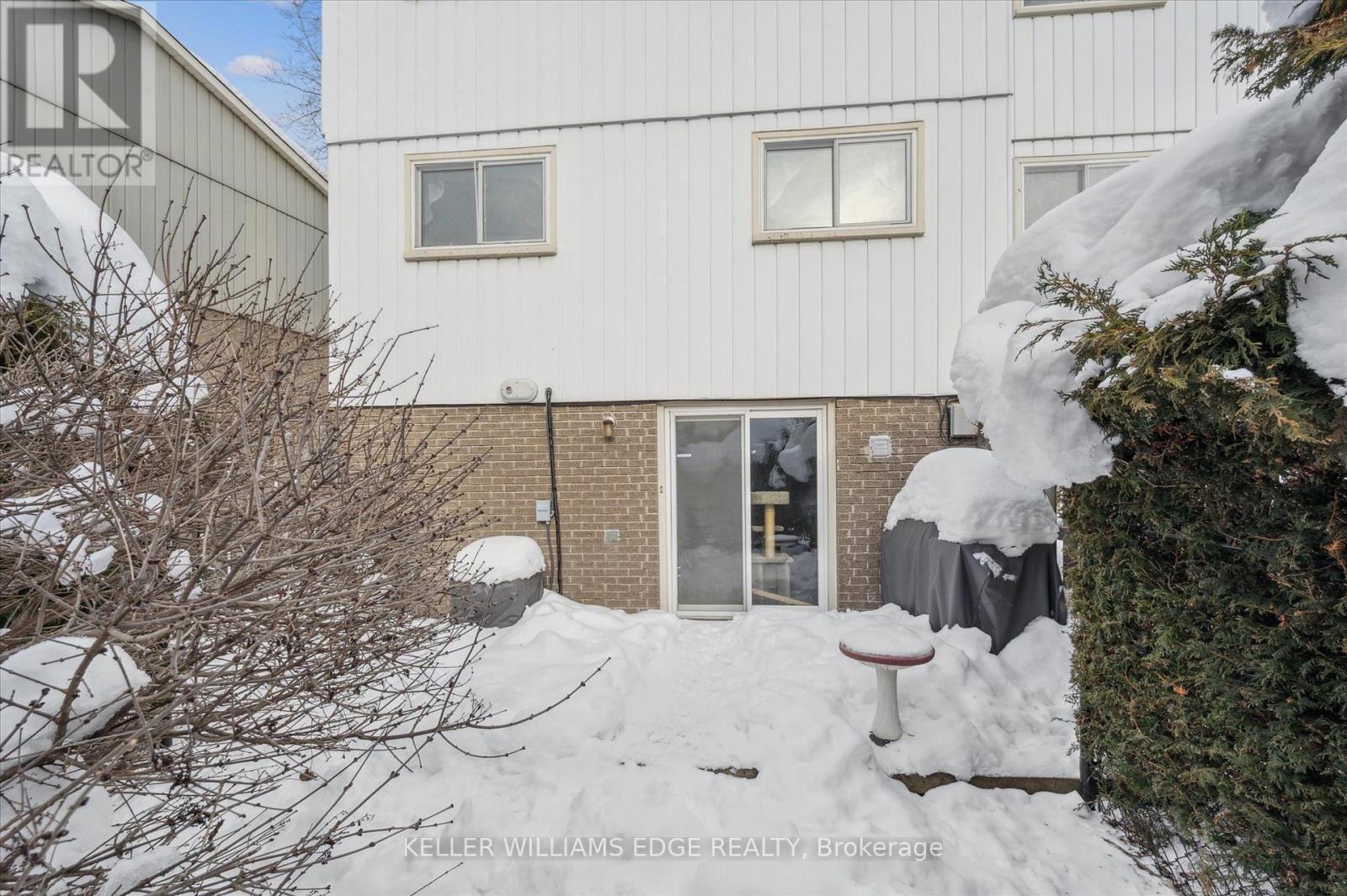 31 - 51 Paulander Drive, Kitchener, ON - Outdoor