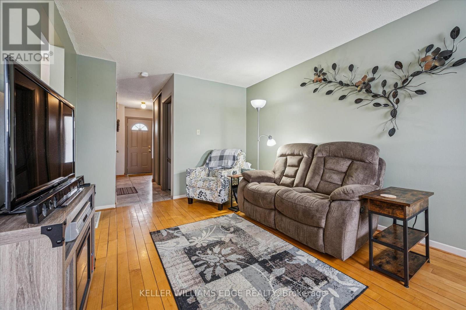 31 - 51 Paulander Drive, Kitchener, ON - Indoor Photo Showing Living Room