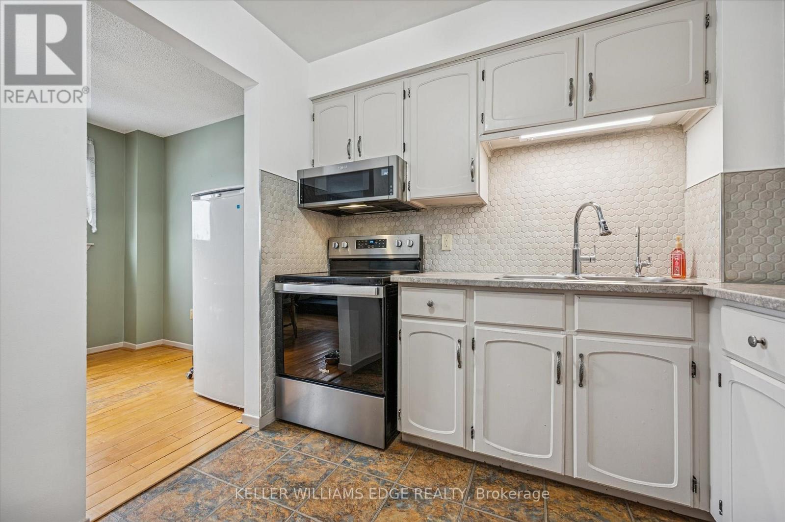 31 - 51 Paulander Drive, Kitchener, ON - Indoor Photo Showing Kitchen