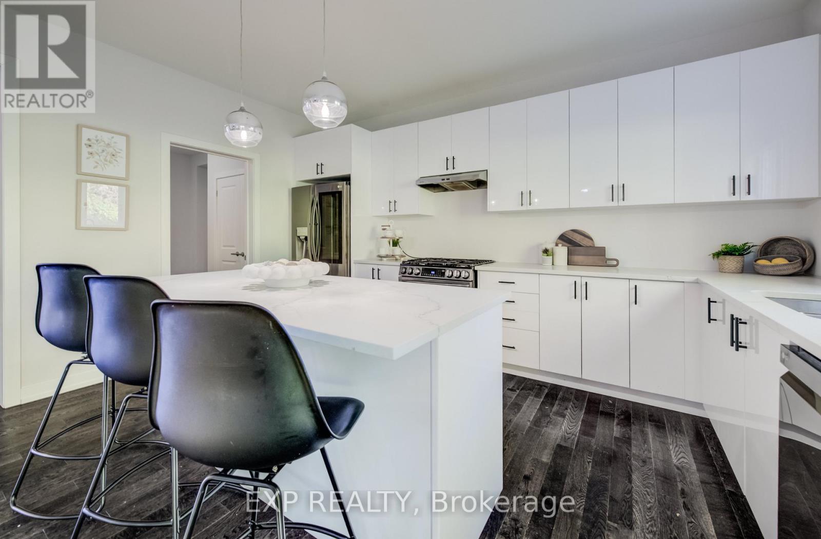 55 Tulip Crescent, Norfolk, ON - Indoor Photo Showing Kitchen With Upgraded Kitchen
