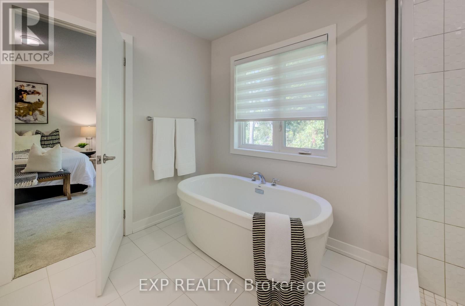55 Tulip Crescent, Norfolk, ON - Indoor Photo Showing Bathroom