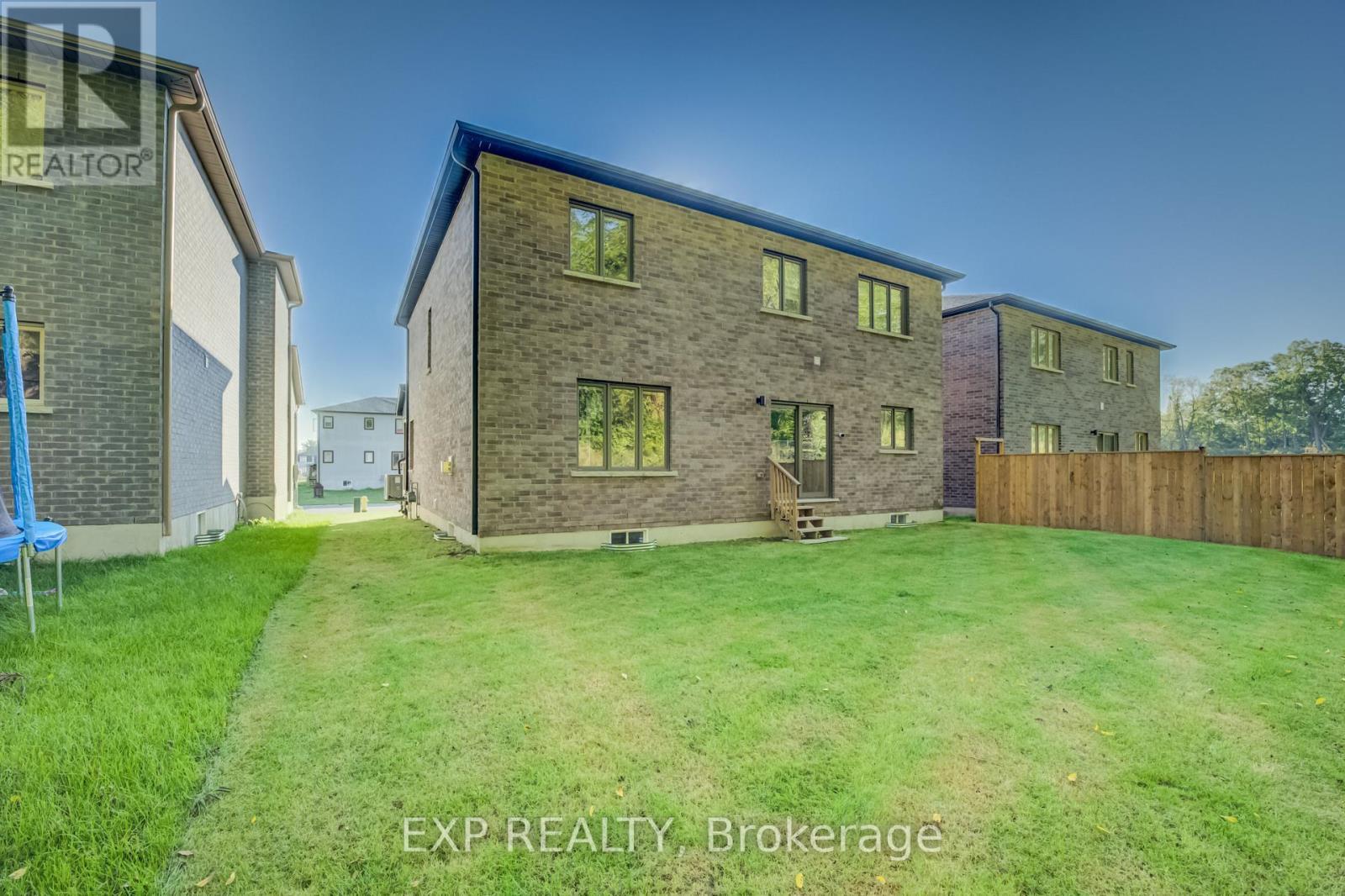 55 Tulip Crescent, Norfolk, ON - Outdoor With Exterior