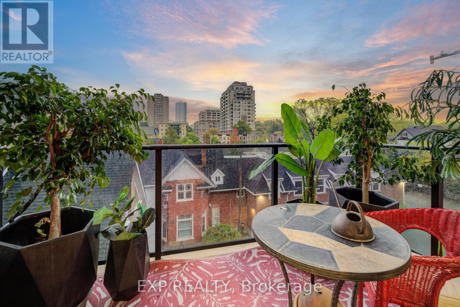 417 - 399 Queen Street S, Kitchener, ON - Outdoor